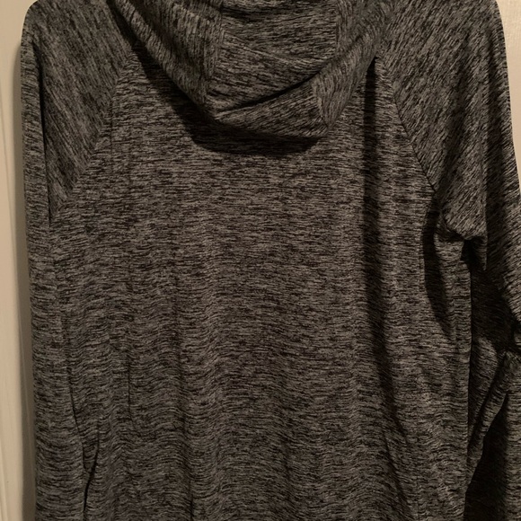 Under armour Long Sleeve - Picture 3 of 3